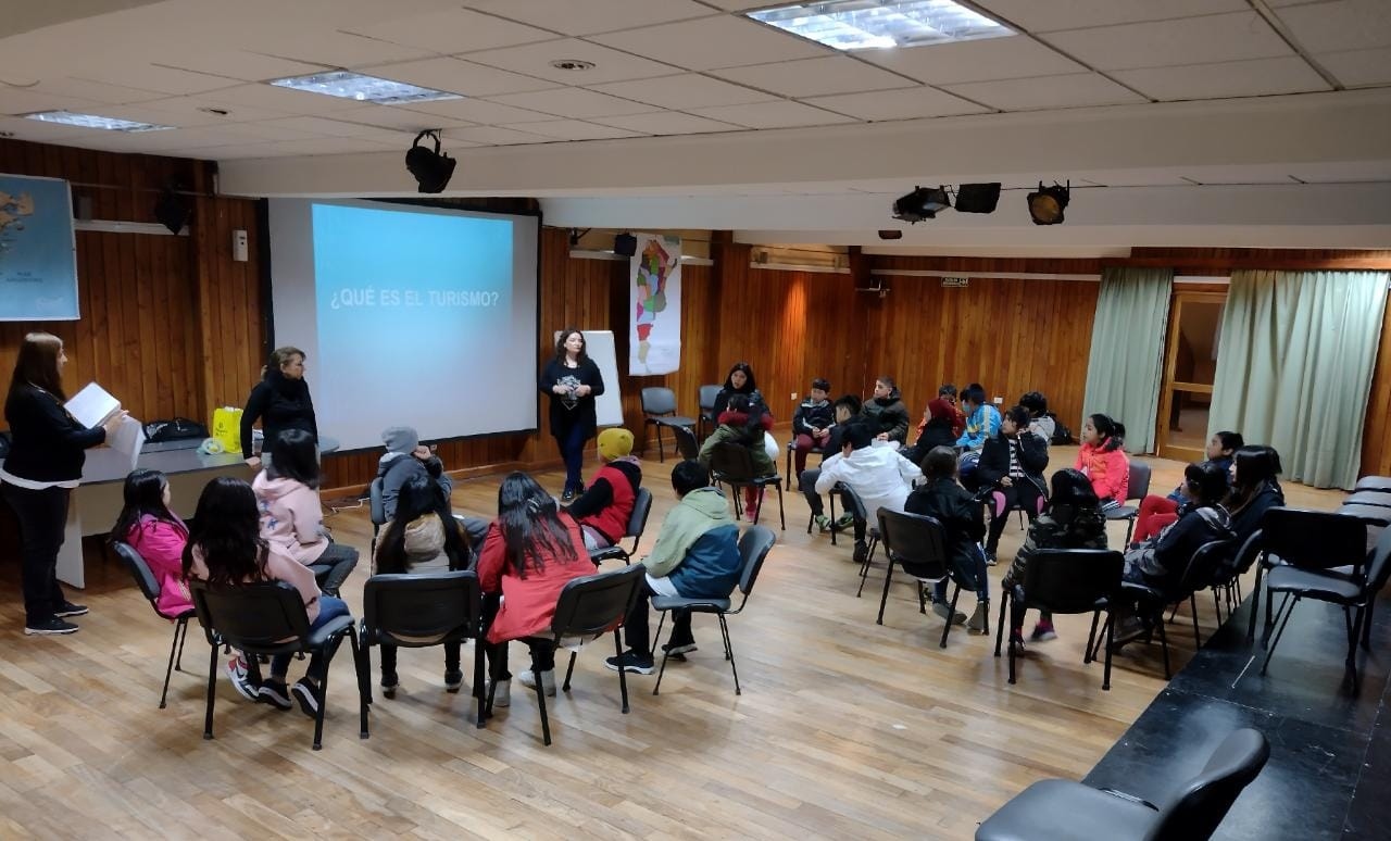 Comenzó el programa Turismo y Escuelas en Esquel