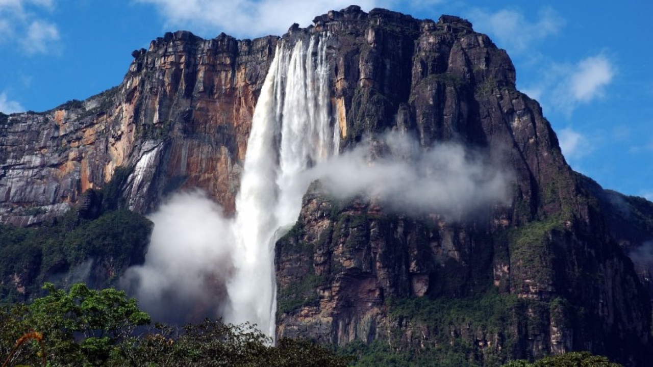 Canaima sufre una crisis ambiental por el turismo descontrolado y la miner&iacute;a