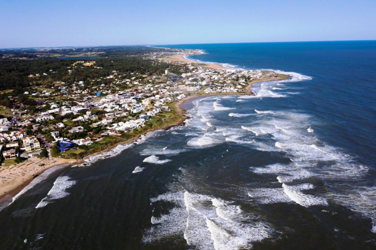 Uruguay se prepara para un verano hist&oacute;rico con fuerte protagonismo del turismo argentino